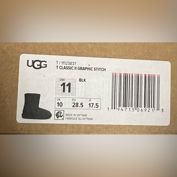 UGG Classic II Graphic Stitch Black NIB - Picture 7 of 8